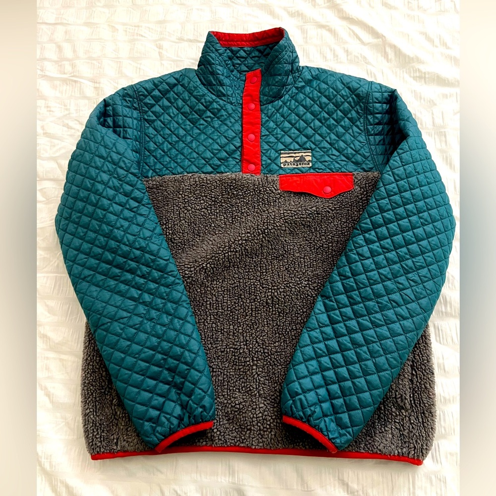 Patagonia Mixed Media Snap-T Pullover Quilted in Teal and Gray